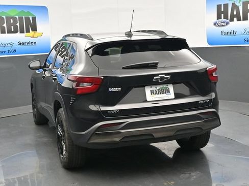 Used 2025 Chevrolet Trax ACTIV w/ Driver Confidence Package FWD image 4