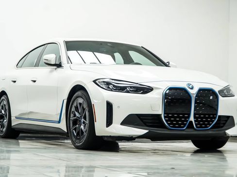 Used 2023 BMW i4 eDrive40 w/ Premium Package RWD image 4