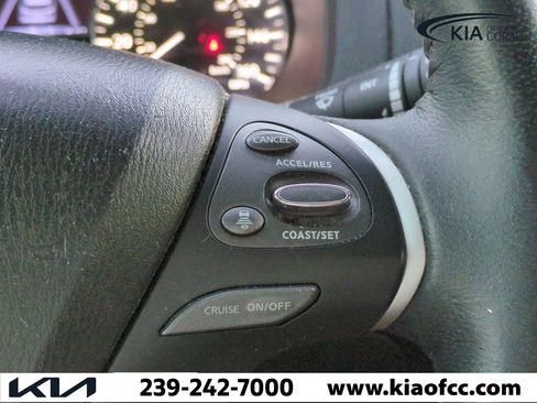 Used 2020 Nissan Pathfinder SL image 26