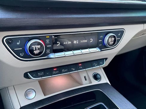 Used 2022 Audi Q5 2.0T Prestige w/ Prestige Package image 24