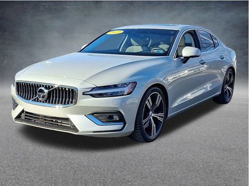 Used 2019 Volvo S60 T5 Inscription image 3