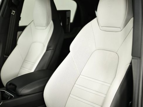Certified 2025 Porsche Cayenne Coupe AWD/4WD image 23