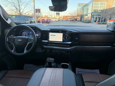Used 2024 Chevrolet Silverado 1500 High Country w/ Technology Package image 21