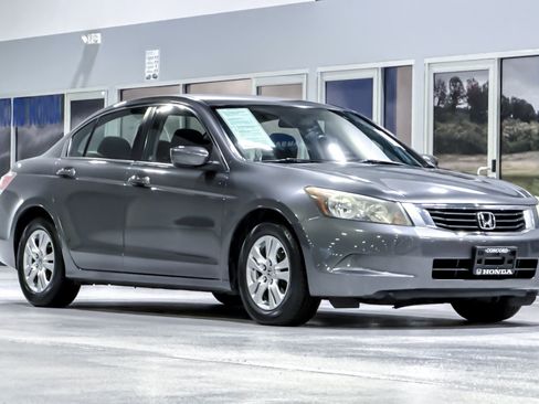 Used 2010 Honda Accord LX-P image 6