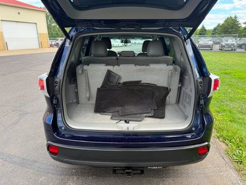 Used 2015 Toyota Highlander XLE AWD/4WD image 3