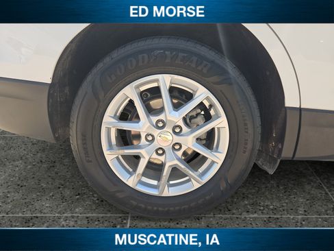 Used 2022 Chevrolet Equinox LS AWD/4WD image 11