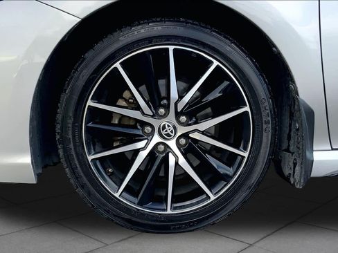 Used 2024 Toyota Camry SE FWD image 11