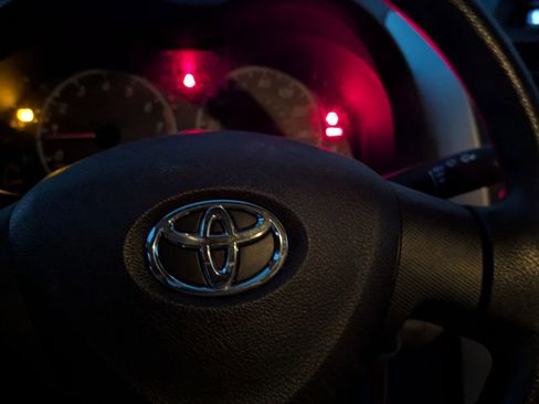 Used 2012 Toyota Corolla L image 14