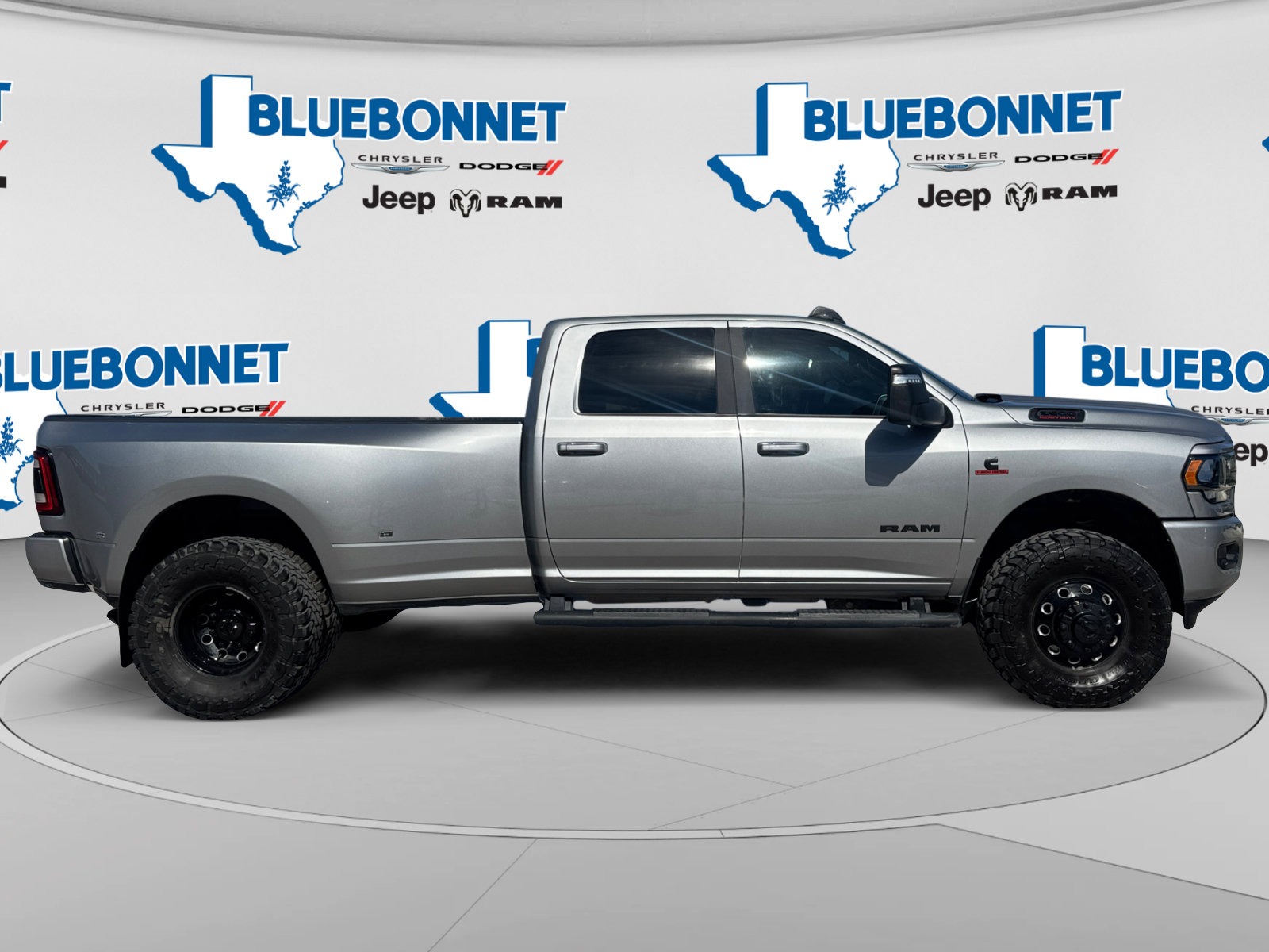 Certified 2024 RAM 3500 Lone Star w/ Night Edition AWD/4WD image 4