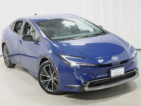 Used 2026 Toyota Prius XLE AWD/4WD image 6