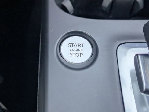 Used 2025 INFINITI QX55 Essential image 32