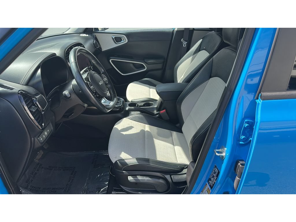 Used 2024 Kia Soul GT-Line FWD image 11