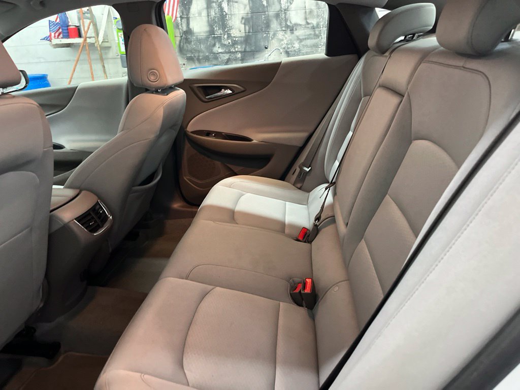 Used 2025 Chevrolet Malibu LT FWD image 24