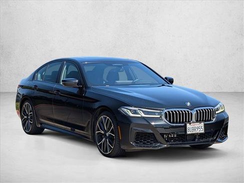 Used 2021 BMW 540i w/ M Sport Package RWD image 3