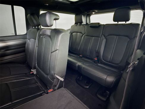 Used 2023 Jeep Wagoneer Series II RWD image 19