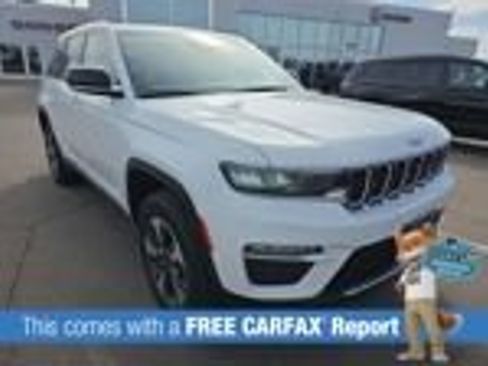Used 2022 Jeep Grand Cherokee Limited 4xe image 2
