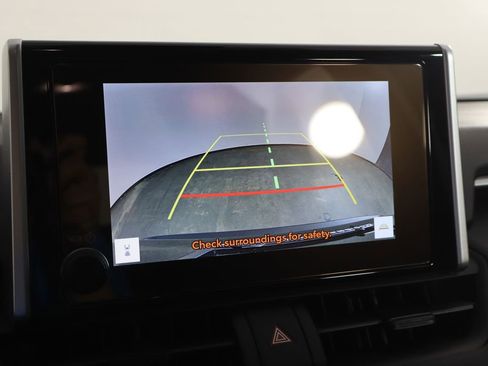 Used 2025 Toyota RAV4 LE FWD image 33