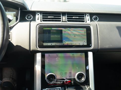 Used 2020 Land Rover Range Rover HSE image 32