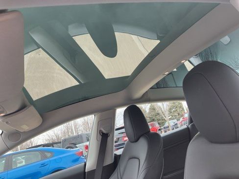 Used 2023 Tesla Model 3 Performance image 13