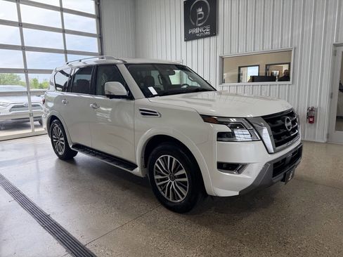 Used 2024 Nissan Armada SL w/ Captain's Chairs Package AWD/4WD image 11