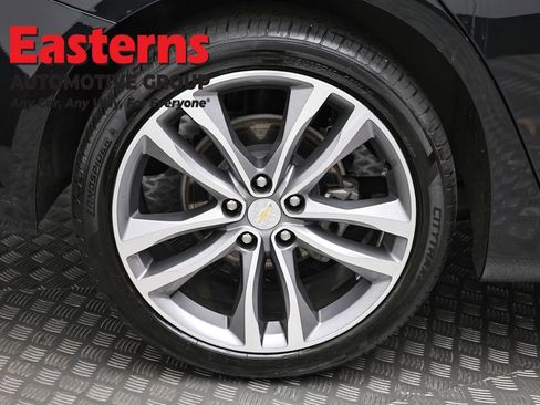 Used 2023 Chevrolet Malibu LT FWD image 30