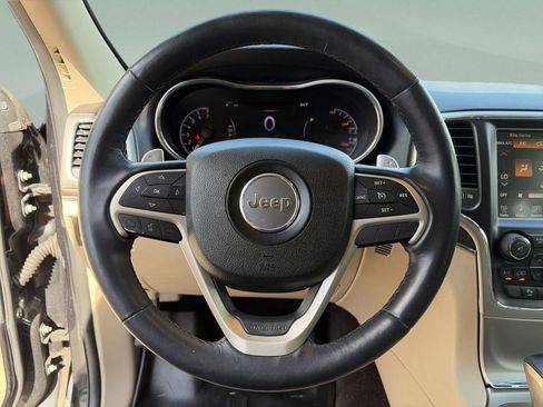 Used 2016 Jeep Grand Cherokee Limited w/ Luxury Group II image 11