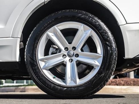 Used 2019 Audi Q8 Premium w/ Convenience Package AWD/4WD image 20