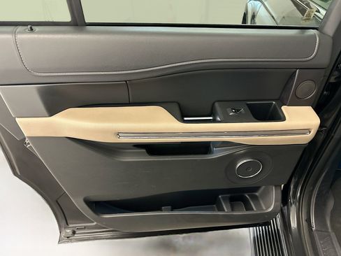 Used 2024 Ford Expedition Max Limited image 26