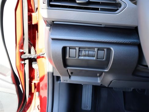 Used 2024 Subaru Crosstrek 2.5i Limited w/ Crosstrek Mirror Package image 34