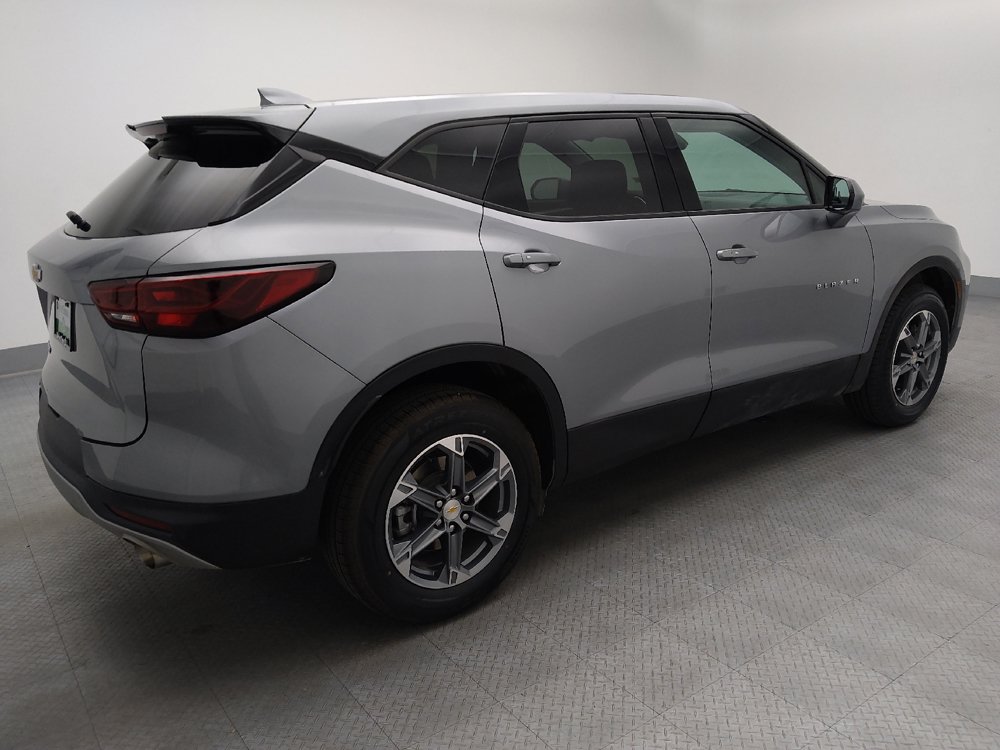 Used 2025 Chevrolet Blazer LT FWD image 11