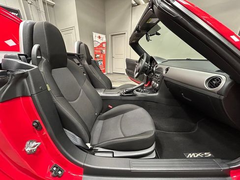 Used 2012 MAZDA MX-5 Miata Sport w/ Convenience Pkg RWD image 37