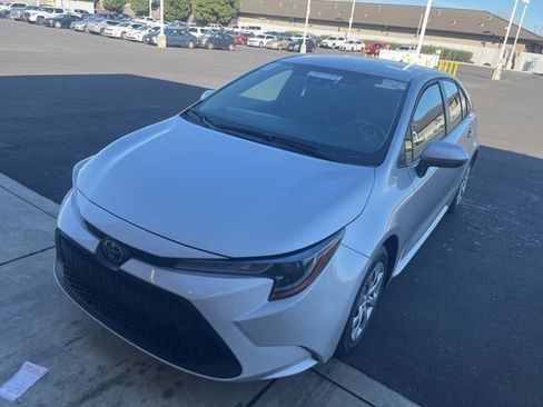 Used 2021 Toyota Corolla LE image 1