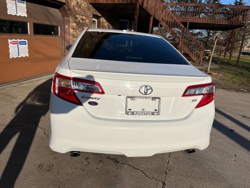 Used 2014 Toyota Camry SE image 9