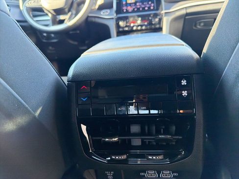 Used 2025 Jeep Grand Cherokee L Altitude image 28