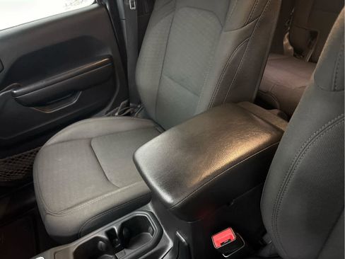 Used 2021 Jeep Wrangler Unlimited Sport image 28