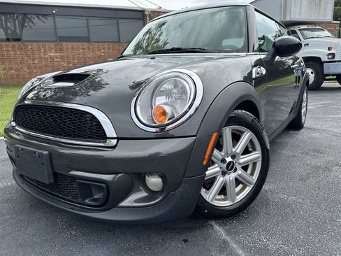 Used 2011 MINI Cooper S image 1