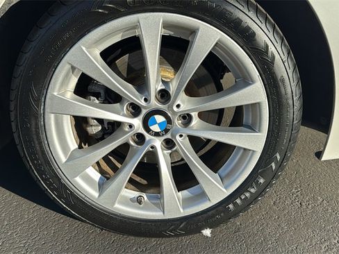Used 2017 BMW 320i Sedan image 8