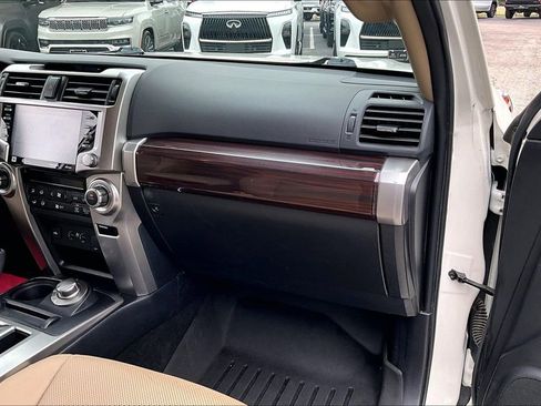 Used 2022 Toyota 4Runner Limited AWD/4WD image 22