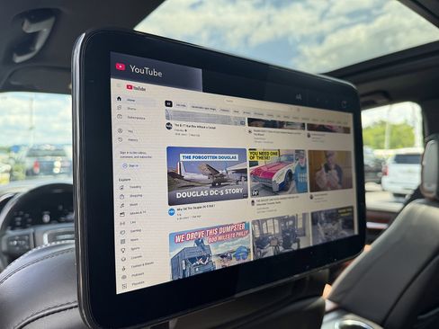 Used 2023 GMC Yukon Denali Ultimate w/ LPO, Floor Liner Package image 19