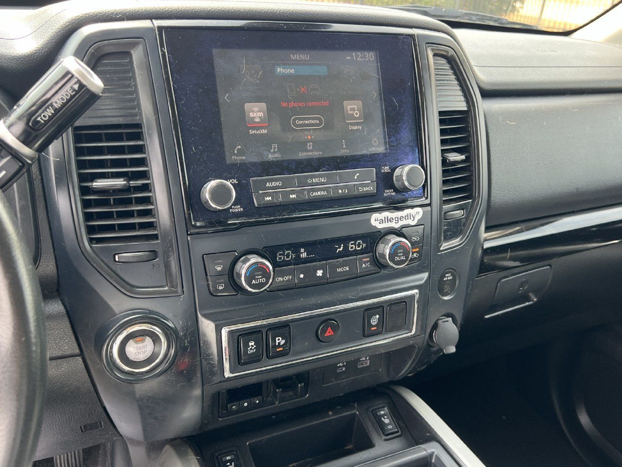 Used 2024 Nissan Titan SV w/ SV Convenience Package RWD image 7