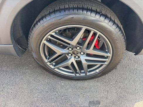 Used 2025 Ford Explorer ST-Line w/ ST-Line Street Pack AWD/4WD image 47