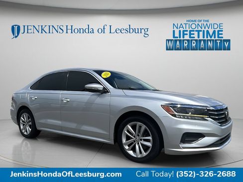 Used 2020 Volkswagen Passat 2.0T SE FWD image 2