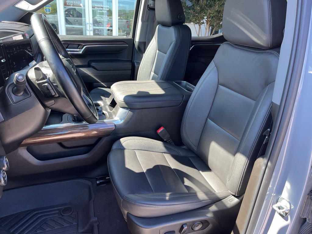 Used 2024 Chevrolet Silverado 1500 RST AWD/4WD image 4