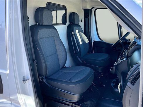 Used 2024 RAM ProMaster 2500 w/ Convenience Group image 6