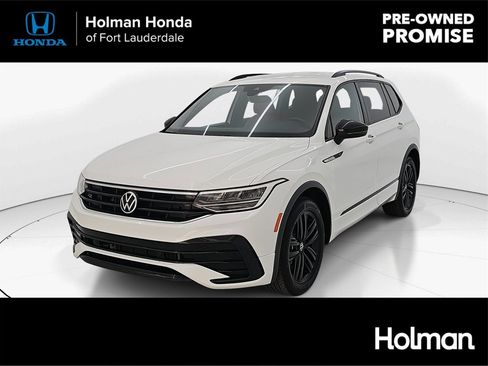 Used 2022 Volkswagen Tiguan SE R-Line image 1