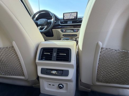 Used 2019 Audi Q5 2.0T Premium Plus w/ Premium Plus Package image 14