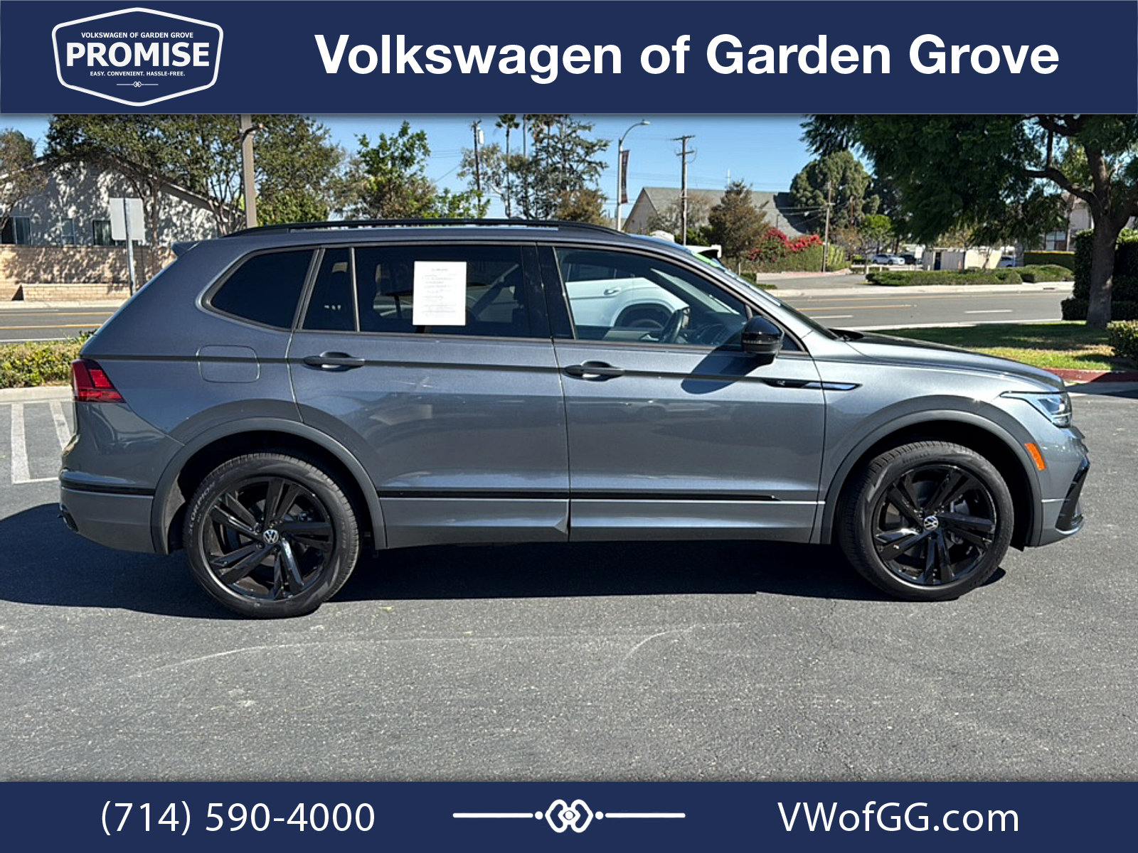 Used 2023 Volkswagen Tiguan SE R-Line FWD image 9