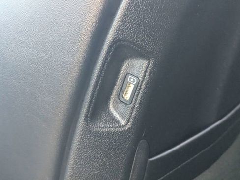 Used 2023 Kia Sorento S w/ Panoramic Sunroof Package image 13