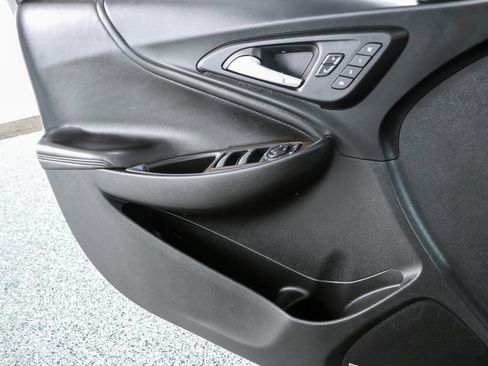 Used 2016 Chevrolet Malibu Premier FWD image 23