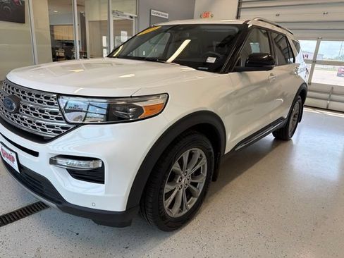 Used 2022 Ford Explorer Limited w/ Class IV Trailer Tow Package AWD/4WD image 6